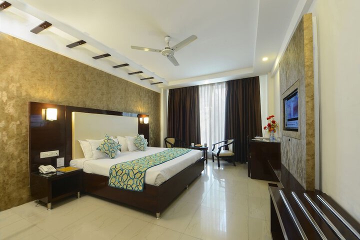 Room 6 of 23