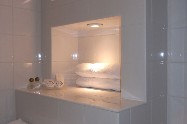 Room 13 of 22