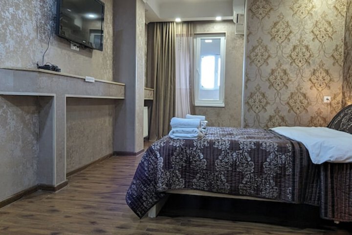 Room 42 of 110