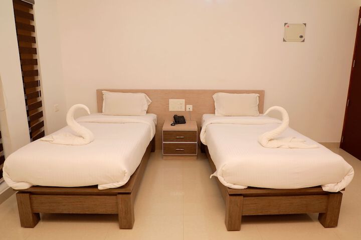 Room 17 of 38