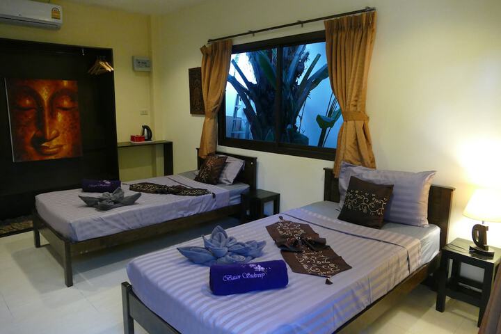 Room 18 of 159