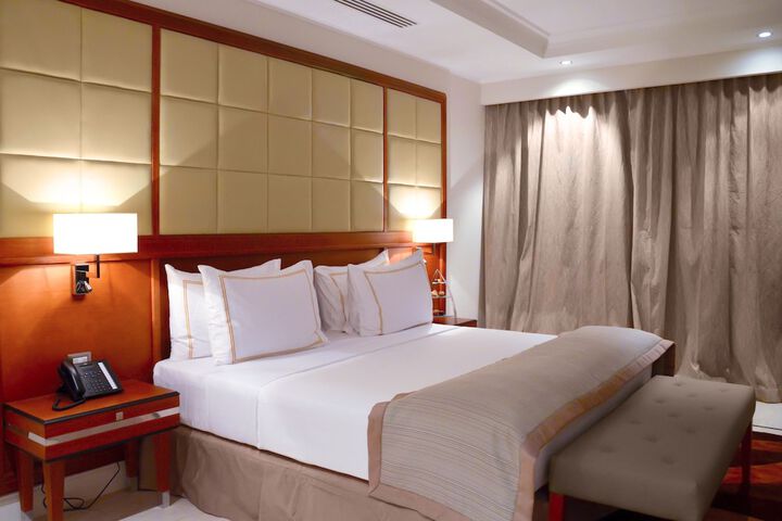 Room 6 of 125