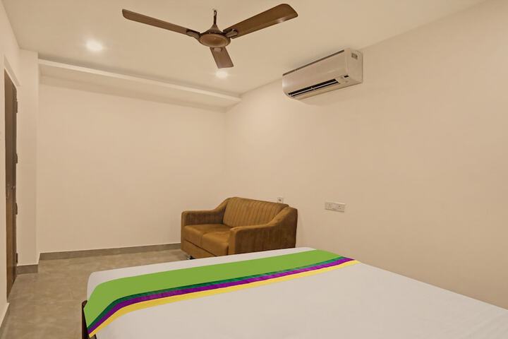 Room 15 of 38