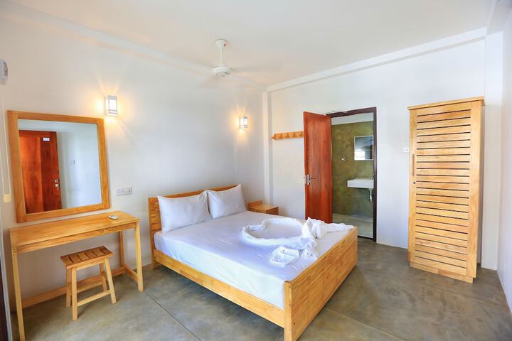 Room 5 of 40