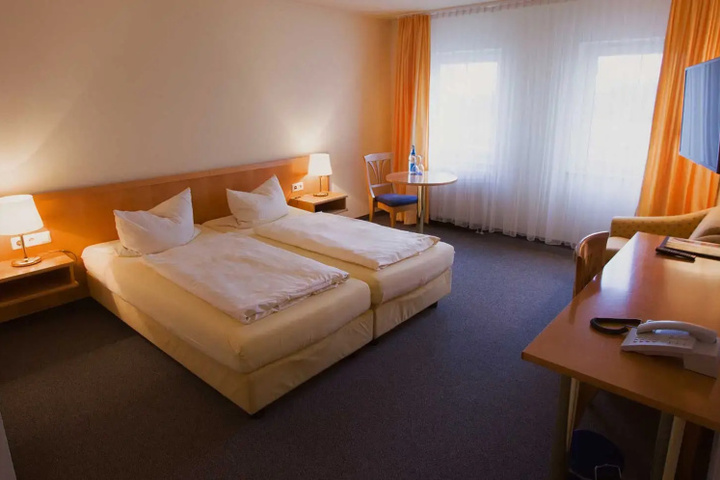 Room 3 of 19