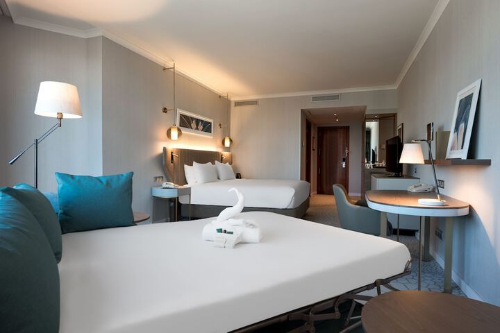 Room 4 of 201