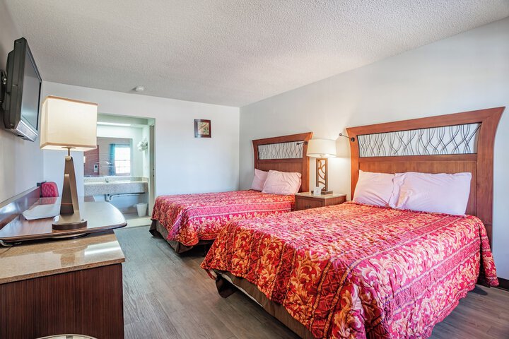 Deluxe 2 Double Beds (7 of 9)