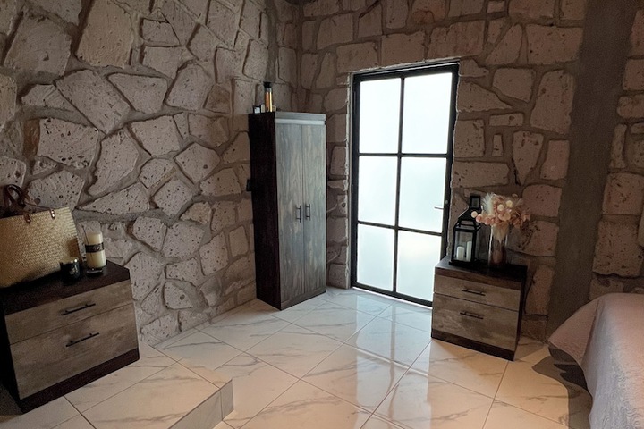 Room 16 of 69
