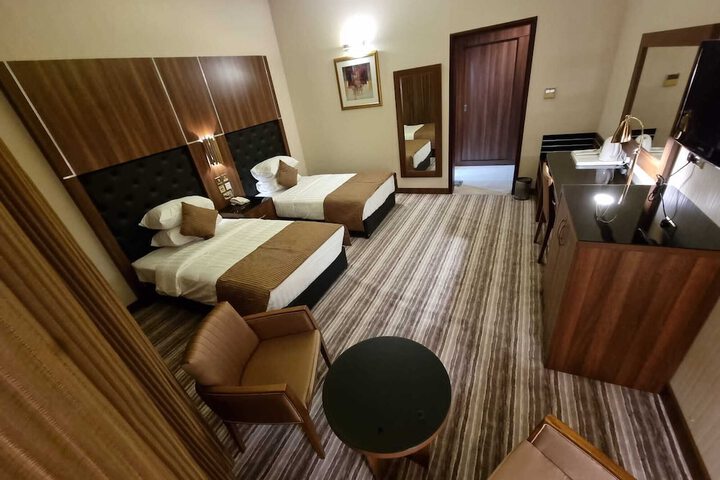 Room 10 of 44