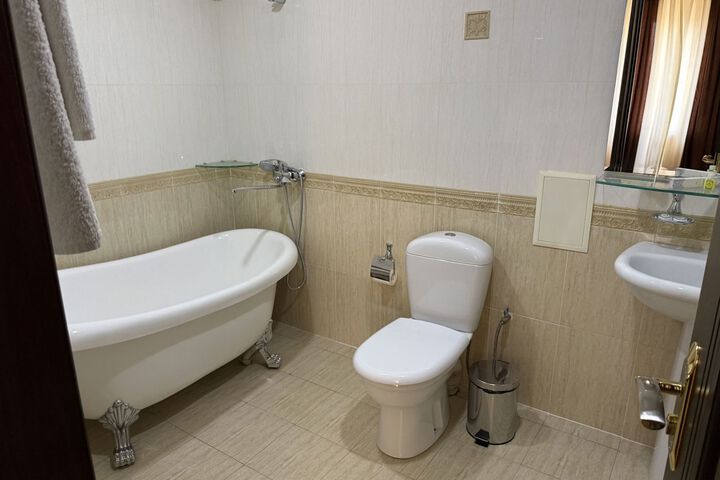 Room 5 of 23