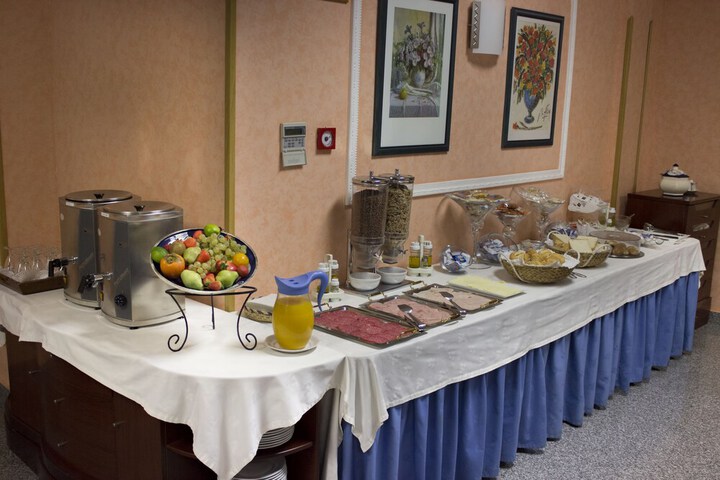 Breakfast/Coffee Service 52 of 74