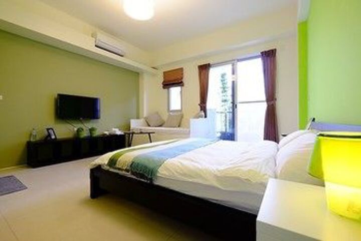 Room 7 of 33