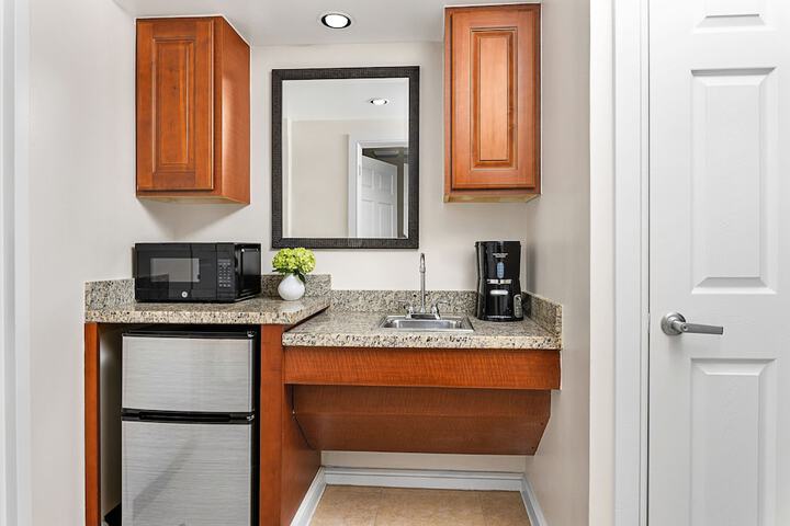 Private kitchenette