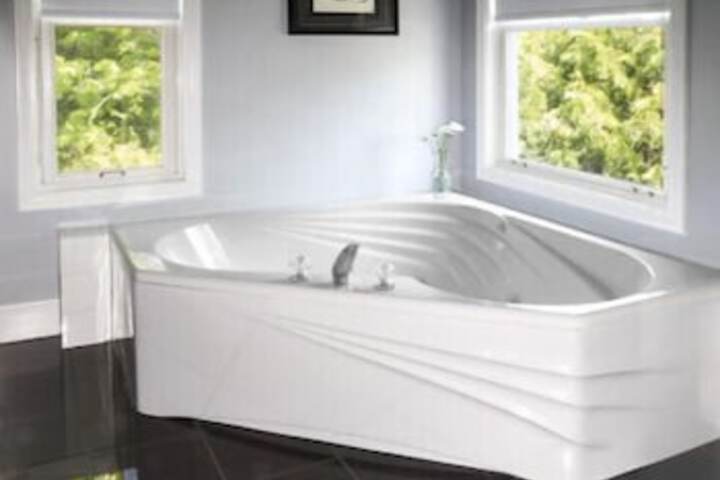 Hot Tub 112 of 174