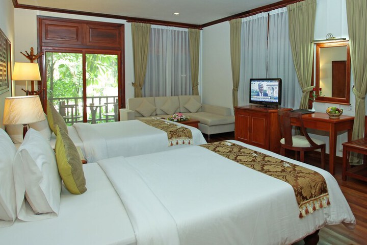 Room 33 of 64