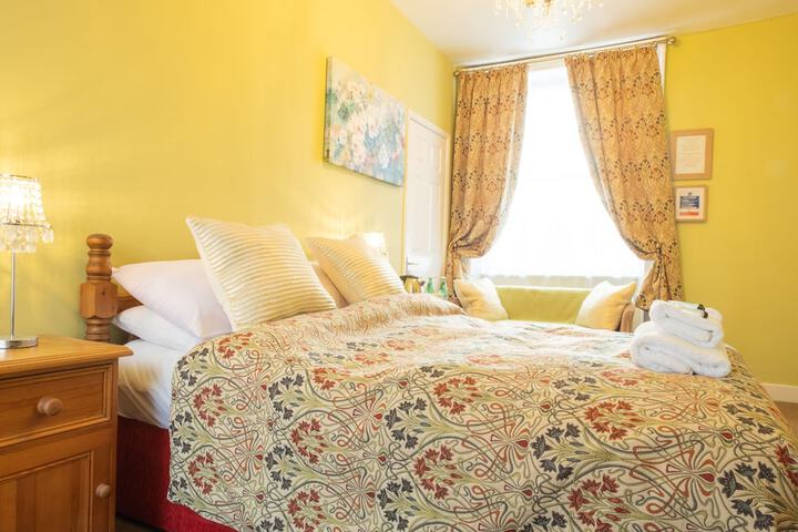 Room 4 of 19