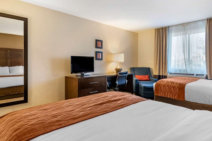 2 Queen Beds (4 of 5)