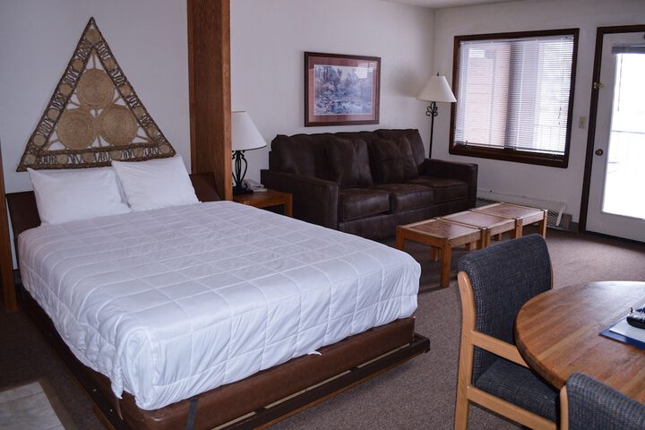 Room 12 of 82