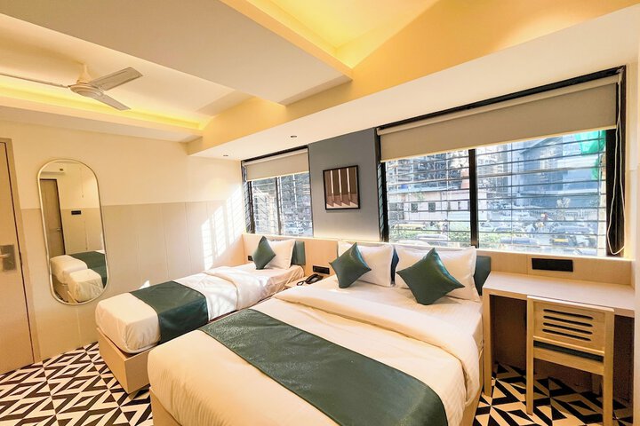 Room 33 of 48