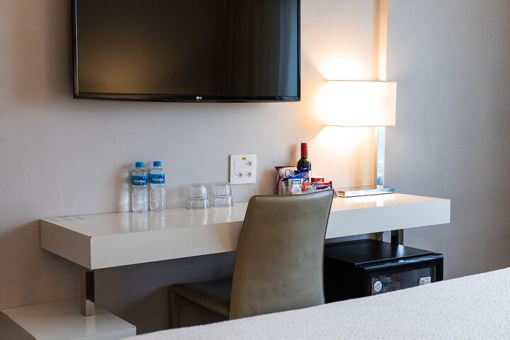 Room 40 of 141