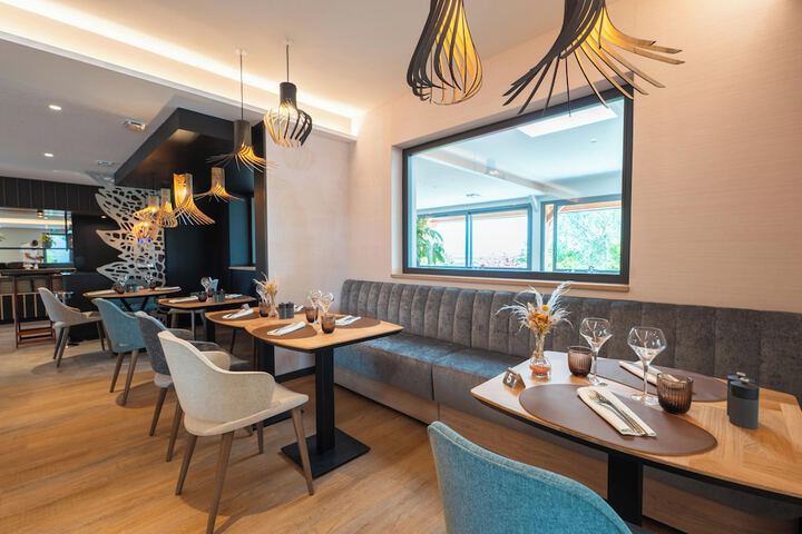 Dining 59 of 78