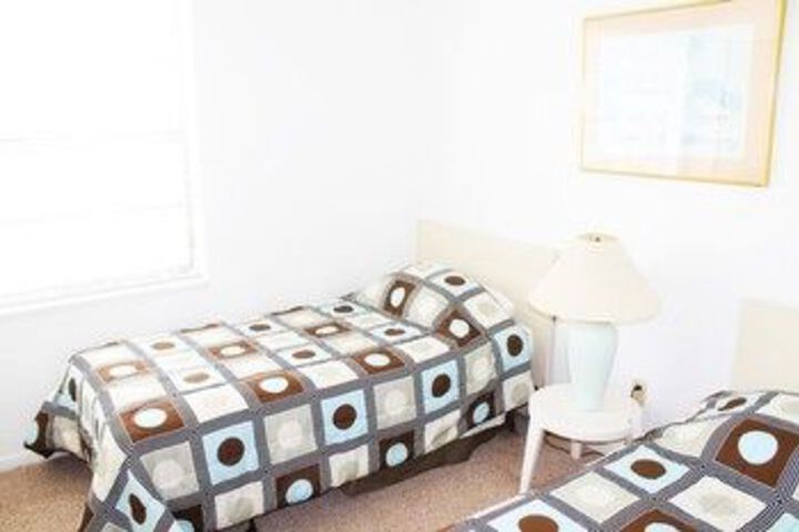 Room 4 of 11