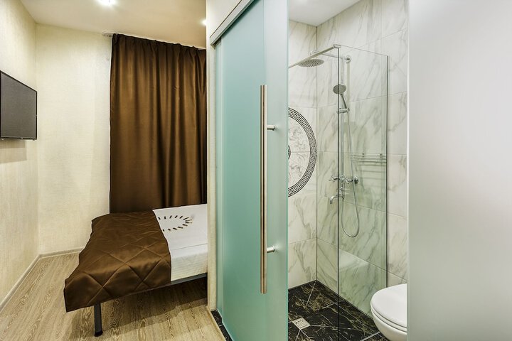 Room 5 of 48