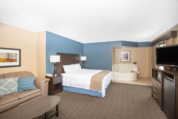 1 King Bed (9 of 22)