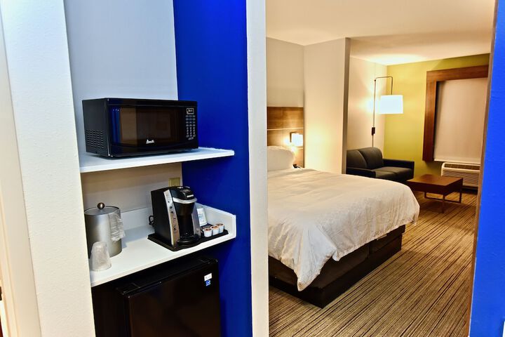 Room 4 of 45