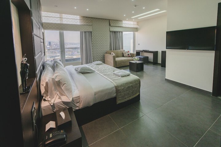 Room 17 of 60