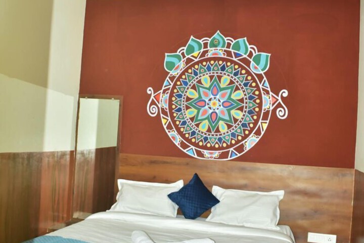 Room 5 of 11