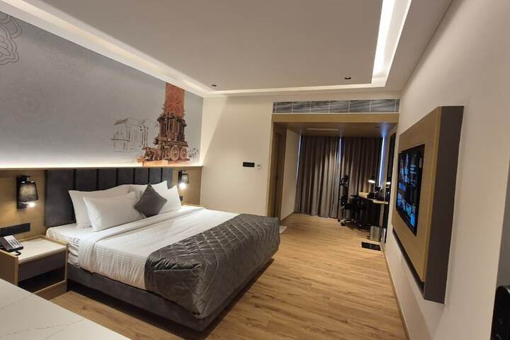 Room 6 of 27