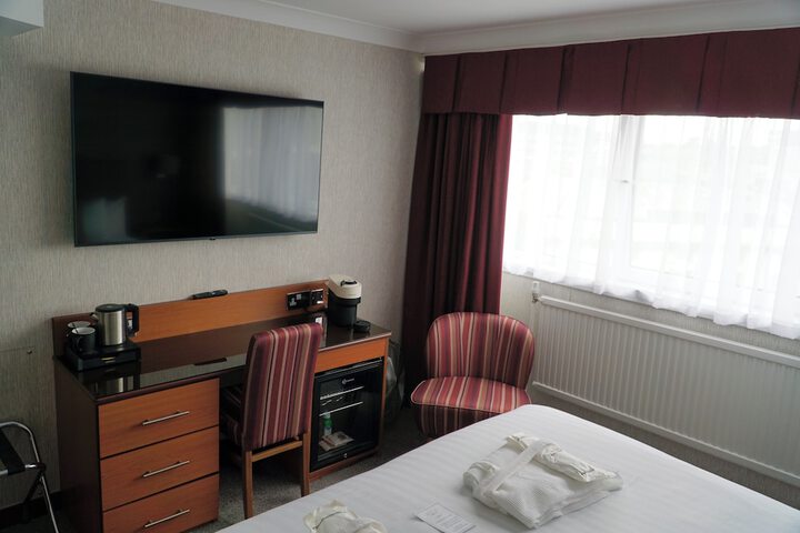 Room 37 of 102