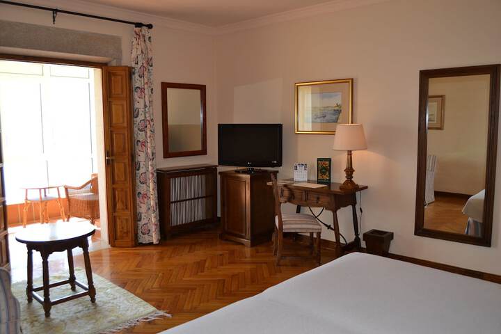 Room 15 of 37