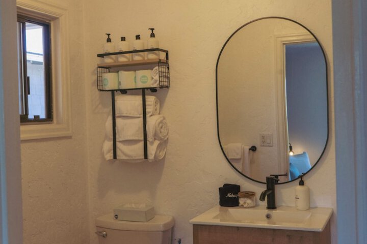 Room 27 of 37