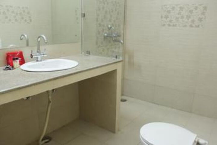 Room 2 of 16