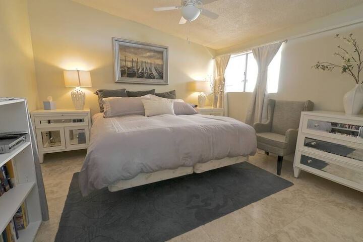Room 2 of 9