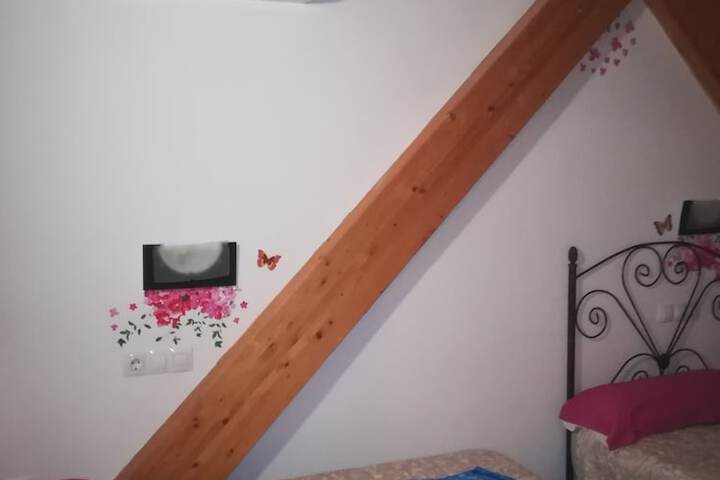 Room 11 of 40