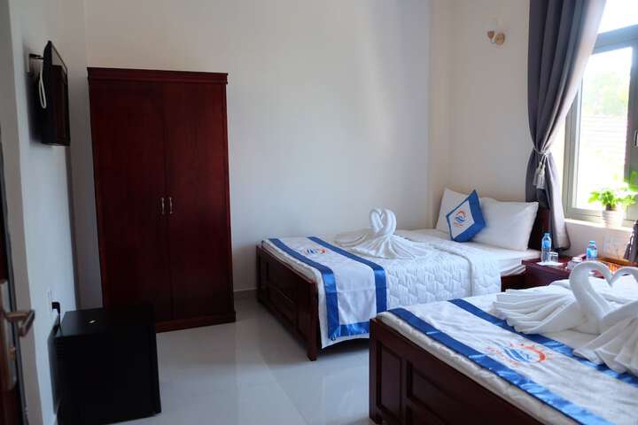 Room 12 of 21