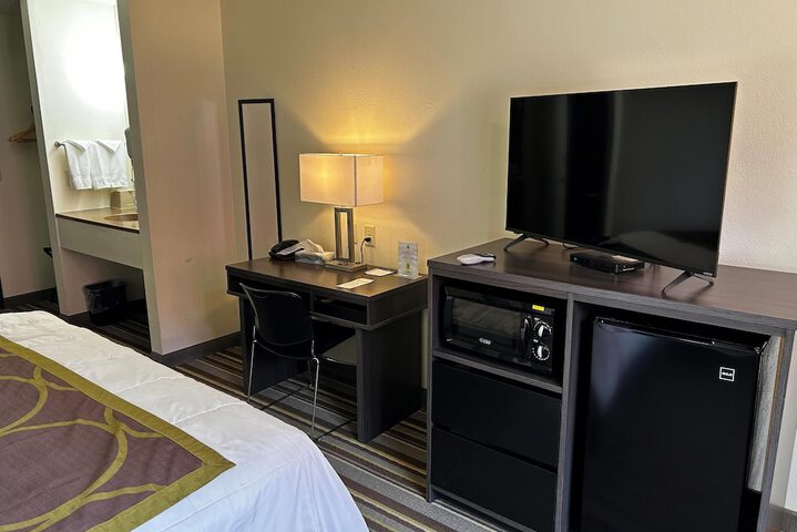 Room 15 of 27