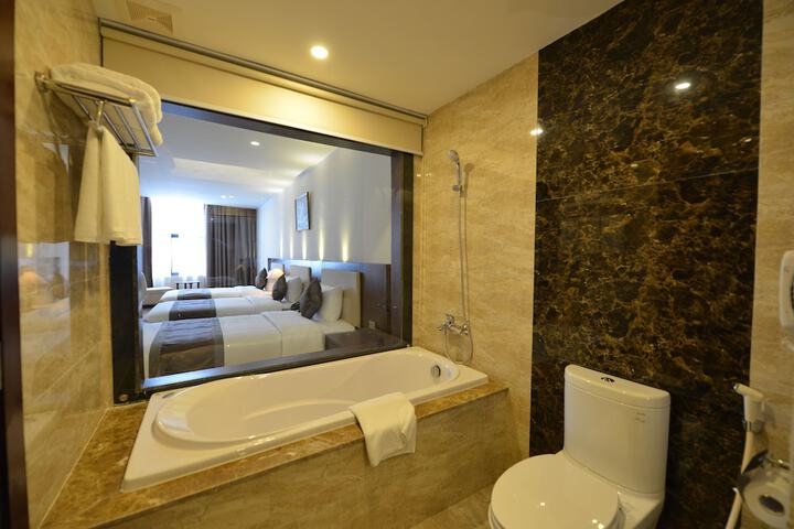 Room 6 of 61