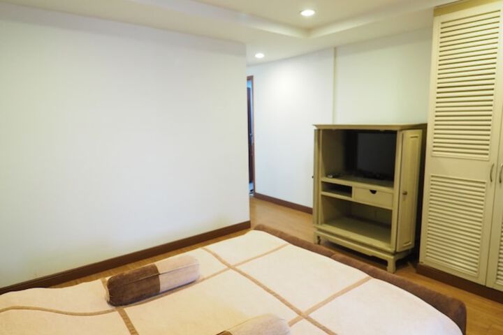 Room 17 of 46