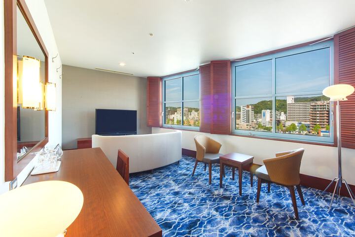 Room 14 of 175