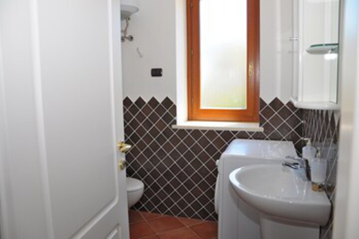 Room 6 of 49