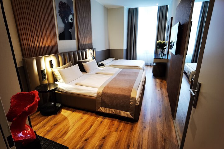 Room 84 of 136