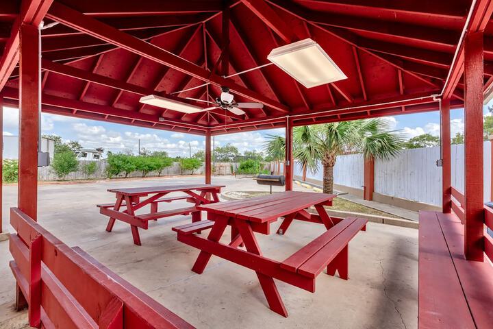 BBQ/picnic area