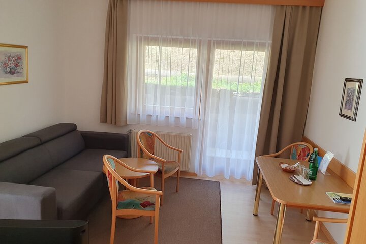 Room 15 of 27