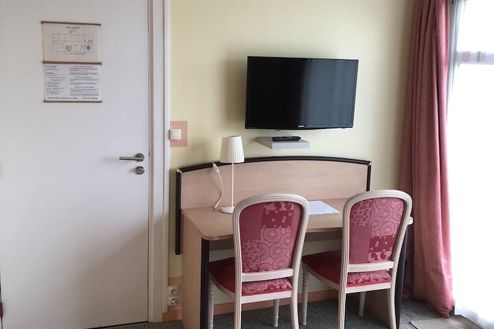 Room 11 of 35