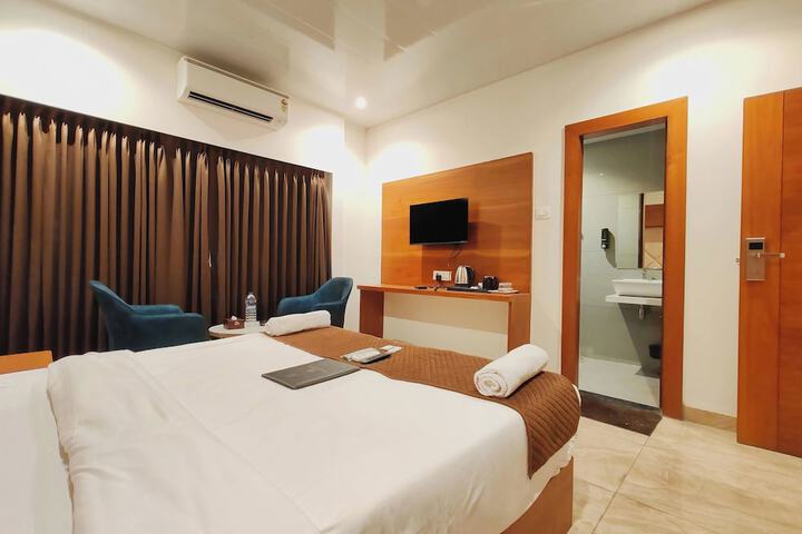 Room 37 of 60