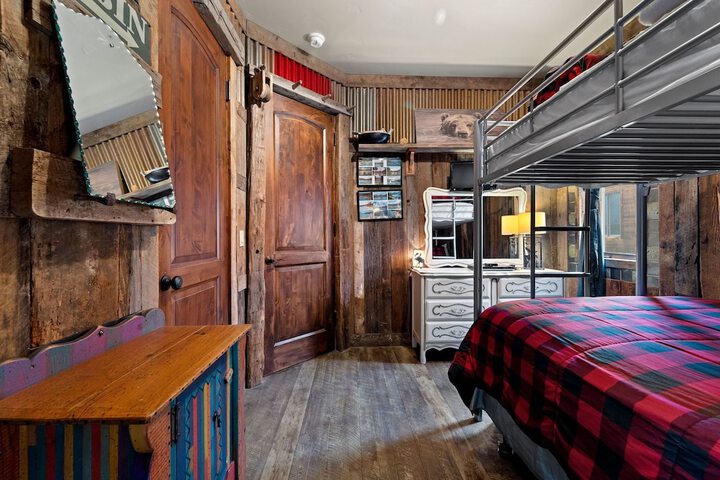 Room 4 of 45